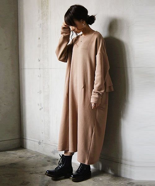 裏起毛バックフリルロングワンピース M L レディース 秋冬 ワンピース ベイクドベージュ モカ チャコール ブラック バックフリル ワンピ 裏起毛 暖かい アンドイット And It D Fashion 裏起毛バックフリルロングワンピース M L レディース 秋冬 ワンピース ベイクドベージュ モカ チャコール ブラック バックフリル ワンピ 裏起毛 暖かい アンドイット And It D Fashion