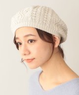 オフホワイト