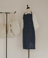 NVY×WHT