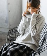 ライトベージュ