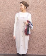 ベージュ