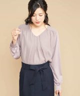 ベージュ