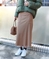 ベージュ