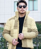 ベージュ