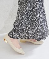 ベージュ
