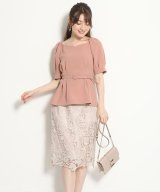 ピンクベージュ