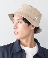 ベージュ