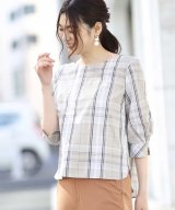 ベージュ