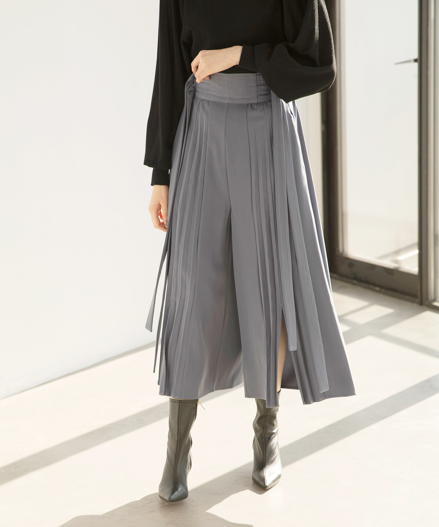 ミエリ インヴァリアント MIELI INVARIANT Center Pleat Slit ミエリ インヴァリアント MIELI INVARIANT Center Pleat Slit