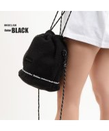 ブラック