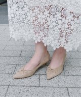 ベージュ