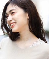 ベージュ