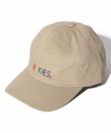 ベージュ