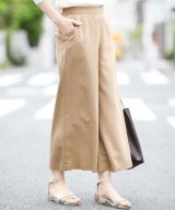 ベージュ