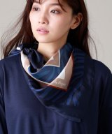 ブルー