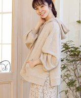 ベージュ