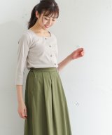 ベージュ