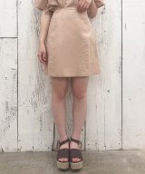 ベージュ