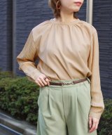 ベージュ