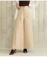 ベージュ