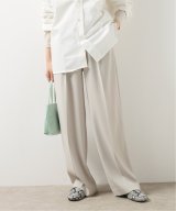 ベージュ