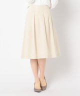 ベージュ