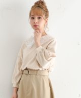 ベージュ