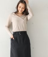 ベージュ