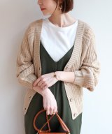 ベージュ