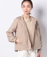 ベージュ