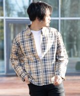 ベージュ