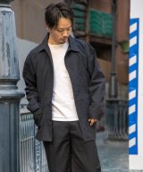 ブラック