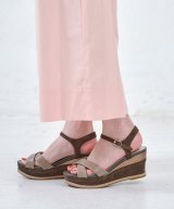 ベージュ