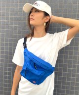 ブルー