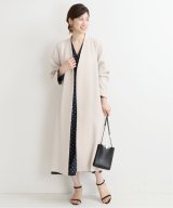 ベージュ