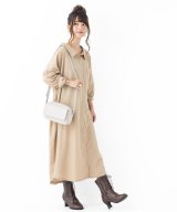 ベージュ