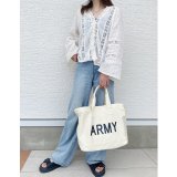アイボリー