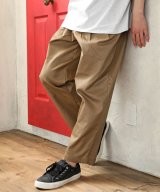 ベージュ