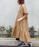ベージュ