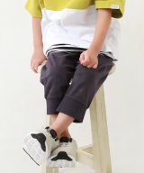 グレー