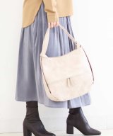 ベージュ