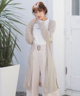 ベージュ