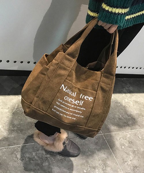 セール プリント文字が可愛い持ち手しっかりのキャンバストートバッグ メゾンドラティール Maison De Latir D Fashion セール プリント文字が可愛い持ち手しっかりのキャンバストートバッグ メゾンドラティール Maison De Latir D Fashion