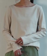 ベージュ