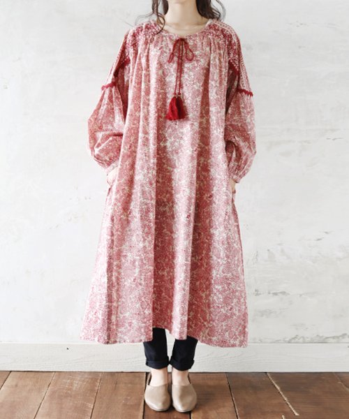 フラワープリントエスニックワンピース M L レディース 春夏 ワンピース レッド ブルー エスニック フラワー 花柄 綿100 コットン100 旅行 お出 アンドイット And It D Fashion