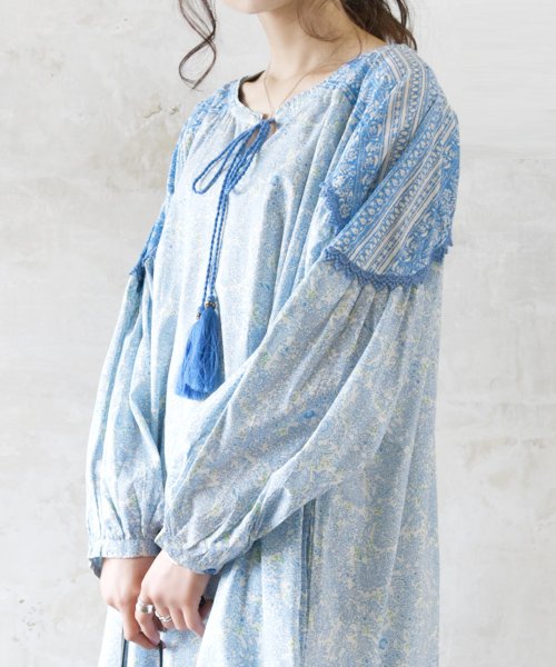 フラワープリントエスニックワンピース M L レディース 春夏 ワンピース レッド ブルー エスニック フラワー 花柄 綿100 コットン100 旅行 お出 アンドイット And It D Fashion