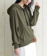 カーキ
