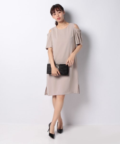 セール 結婚式や2次会にぴったり オープンショルダーワンピース ドロワット ロートレアモン Droite Lautreamont D Fashion
