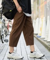 ブラウン