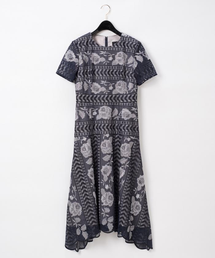 【美品】GRACE CONTINENTAL ドラマ衣装レースワンピース セール】【TVドラマ着用】ライン刺繍ワンピース(503108380